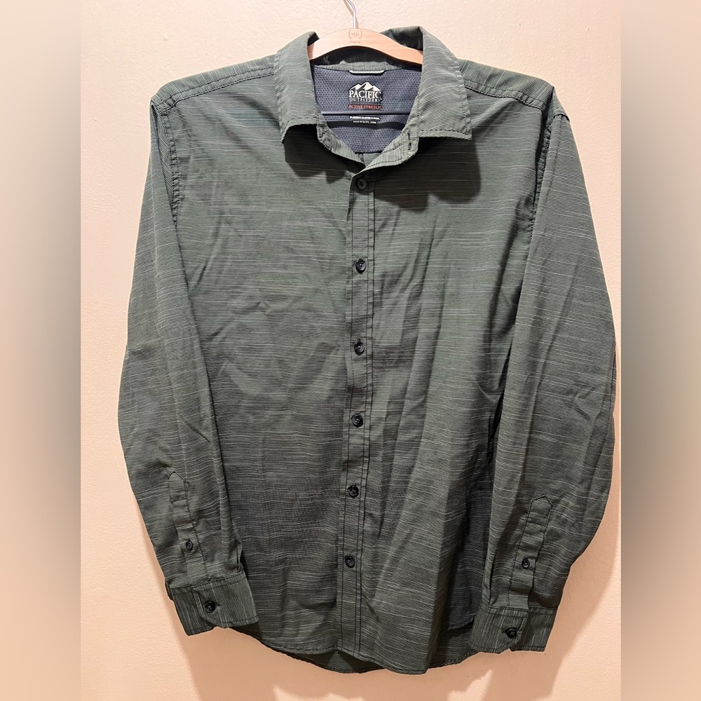 Pacific Outfitters Active Stretch Button-Down – Size Medium 🌿✨